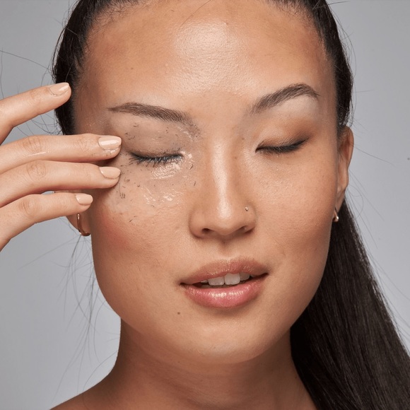 Pūrlisse Blue Lotus 4~in~1 Cleaning Milk All skin types 5.07 fl oz. - Picture 3 of 4